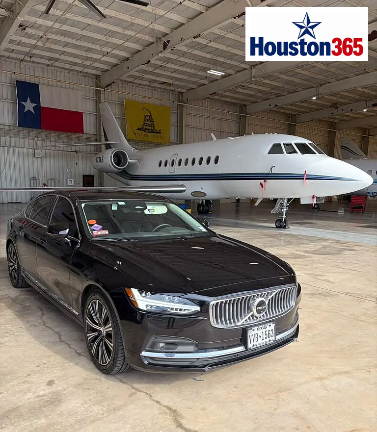houston365-hobby-airport-client-pickup Client pickup at private airport